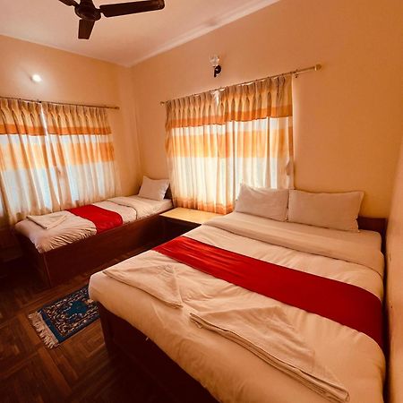 Hotel Global Inn Pokhara Bagian luar foto