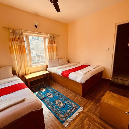 Hotel Global Inn Pokhara Bagian luar foto