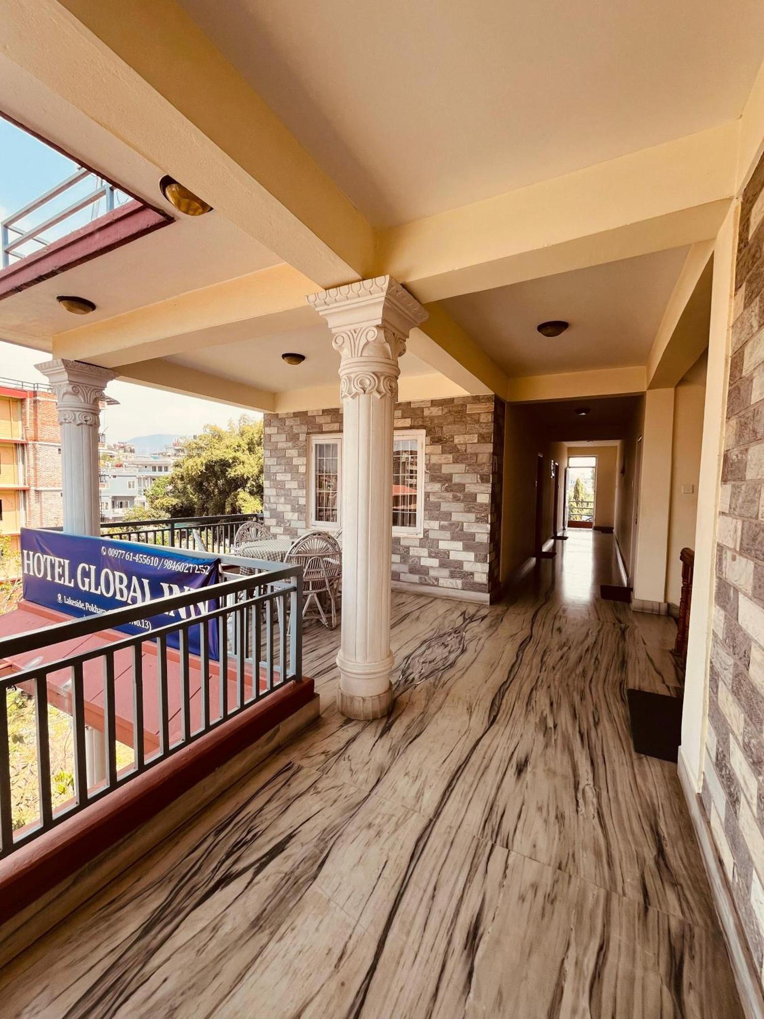 Hotel Global Inn Pokhara Bagian luar foto