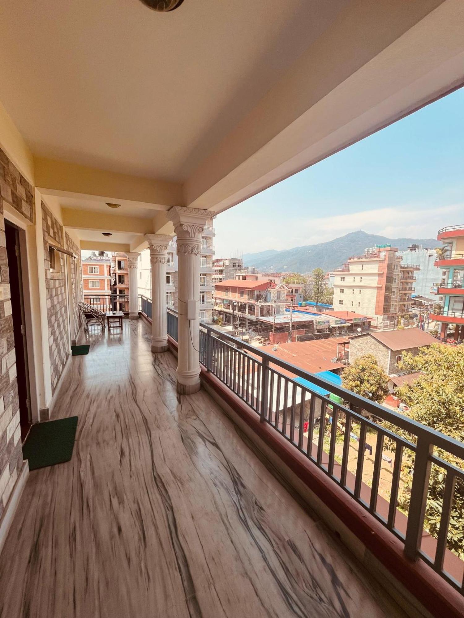 Hotel Global Inn Pokhara Bagian luar foto
