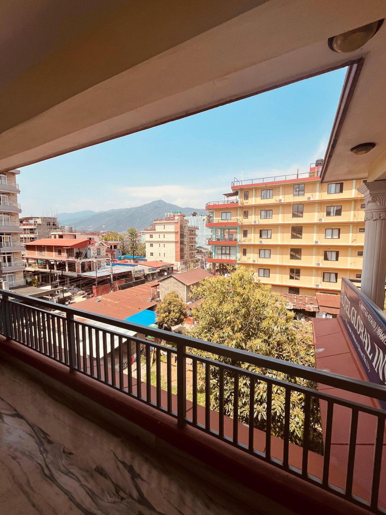 Hotel Global Inn Pokhara Bagian luar foto